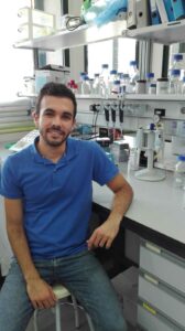 Juan Diego Hernández, en el Centro Andaluz de Biología del Desarrollo.