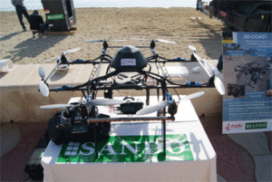Dron durante el vuelo de prueba en la costa de Almería