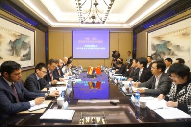 Reunión celebrada en Shantou (China) entre las autoridades de esta ciudad y la delegación del Clúster en el marco del proyecto 'World Cities'.
