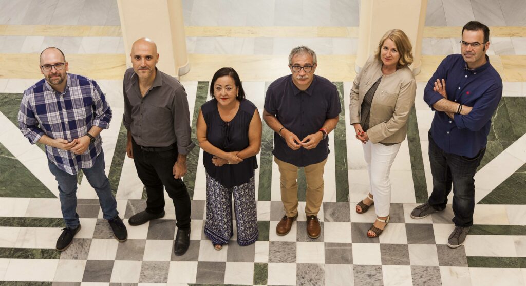 De izquierda a derecha, Serafín Fernández, Fernando Fabiani, Encarni Durán, Joan Carles March, Teresa Cruz y Miguel Carrasco. / Foto: Charo Valenzuela