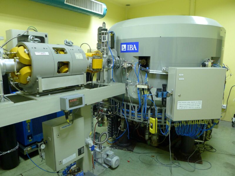 Imagen de un acelerador de partículas, Ciclotrón.