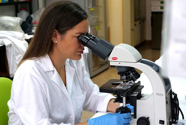 La investigadora Inés Moreno en su laboratorio de la Facultad de Ciencias