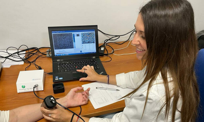 La investigadora Raquel Sanabria de la Torre, de la Universidad de Granada y el Hospital Virgen de las Nieves