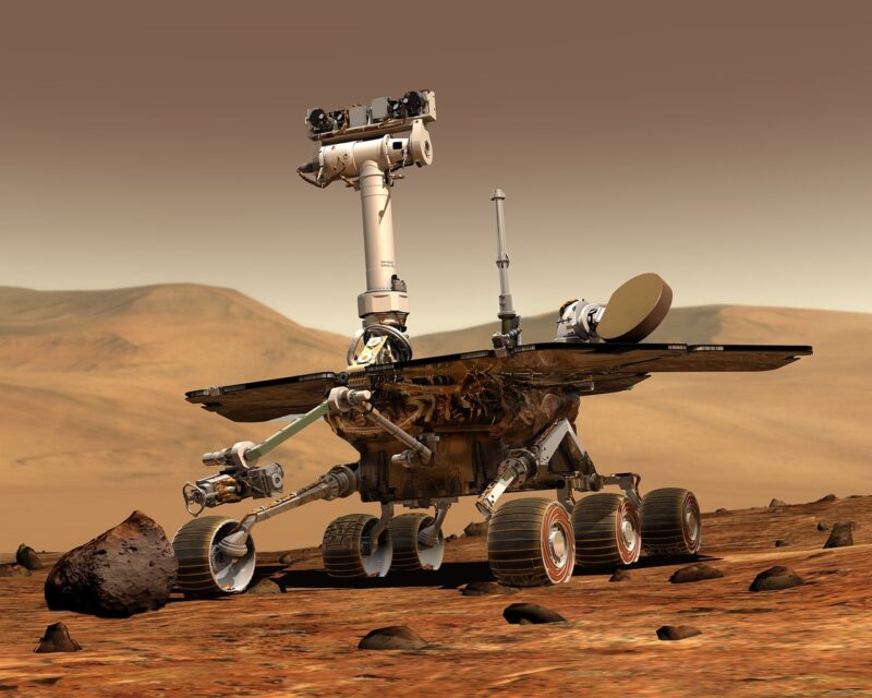 Los exploradores enviados a Marte toman muestras físicas para su posterior estudio en la Tierra y analizan mediante distintos métodos de imagen, el terreno por donde se mueven. Imagen de WikiImages en Pixabay 