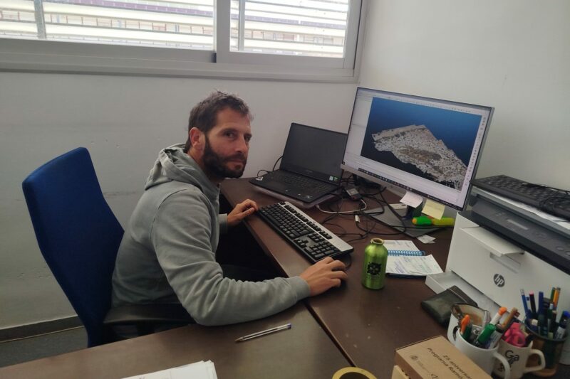 El investigador de la Universidad de Almería, Emilio Rodríguez Caballero,